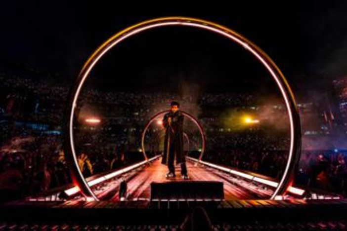 The Weeknd, la prima notte a San Siro è un’odissea nel pop futuristico The Weeknd, la prima notte a San Siro è un’odissea nel pop futuristico