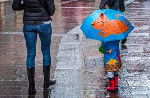 Maltempo, allerta meteo arancione oggi in Campania, Calabria, Puglia e Sicilia. L'elenco delle scuole chiuse