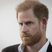 Harry soggiornerà a Buckingham Palace, i figli potrebbero raggiungerlo e incontrare Re Carlo
