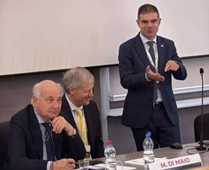 Tumori, esperti: "Il 2% dei ricoveri e 4% dei decessi da interazioni tra farmaci" Tumori, esperti: "Il 2% dei ricoveri e 4% dei decessi da interazioni tra farmaci"