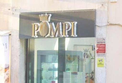 Roma, estorsioni e minacce al 're del tiramisù' Pompi: arrestato il cognato