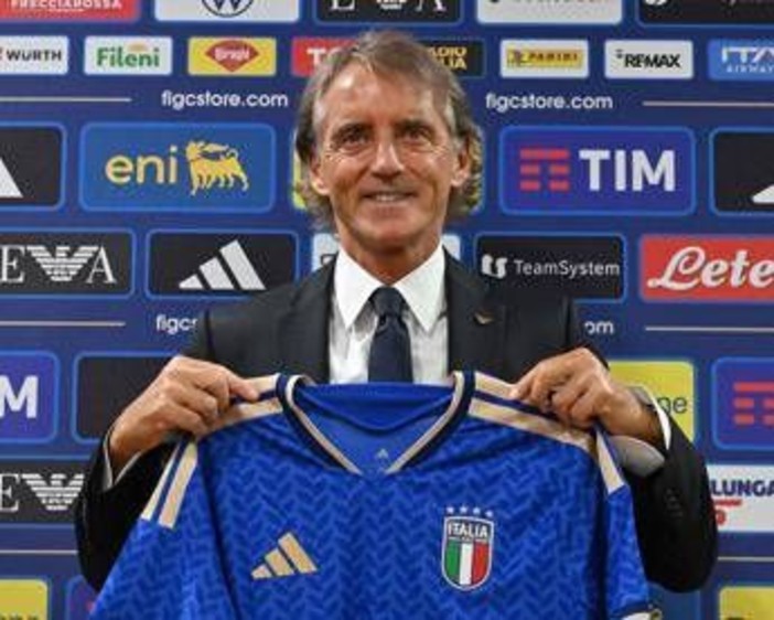 Mancini riapre il ciclo azzurro da Coverciano: "Torno per vincere, ho fiducia nei giovani" Mancini riapre il ciclo azzurro da Coverciano: "Torno per vincere, ho fiducia nei giovani"