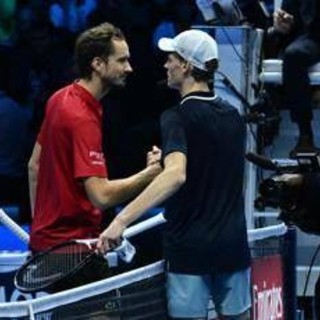 La 'resa' di Medvedev: "Sinner e Alcaraz i più forti, quasi impossibile arrivare al numero 2" La 'resa' di Medvedev: "Sinner e Alcaraz i più forti, quasi impossibile arrivare al numero 2"