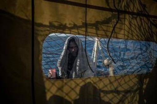 Naufragio nel Mediterraneo, Sea Watch: "Sei migranti dispersi, tre sono bambini" Naufragio nel Mediterraneo, Sea Watch: "Sei migranti dispersi, tre sono bambini"