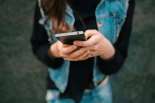 In Uk divieto totale dei social per i minori di 16 anni, l'annuncio di Starmer In Uk divieto totale dei social per i minori di 16 anni, l'annuncio di Starmer