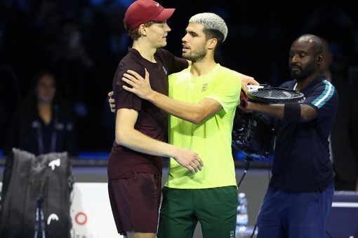 Ad Alcaraz la prima sfida del 2026, Sinner ko nel match esibizione di Seul Ad Alcaraz la prima sfida del 2026, Sinner ko nel match esibizione di Seul