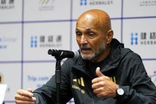 Spalletti 'assolve' Di Gregorio: "Contro l'Inter sfortunato, ma ha fatto parate da complimenti" Spalletti 'assolve' Di Gregorio: "Contro l'Inter sfortunato, ma ha fatto parate da complimenti"