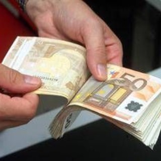 Manovra, banche e assicurazioni le più colpite: arriva il 'contributo' di 12 miliardi Manovra, banche e assicurazioni le più colpite: arriva il 'contributo' di 12 miliardi