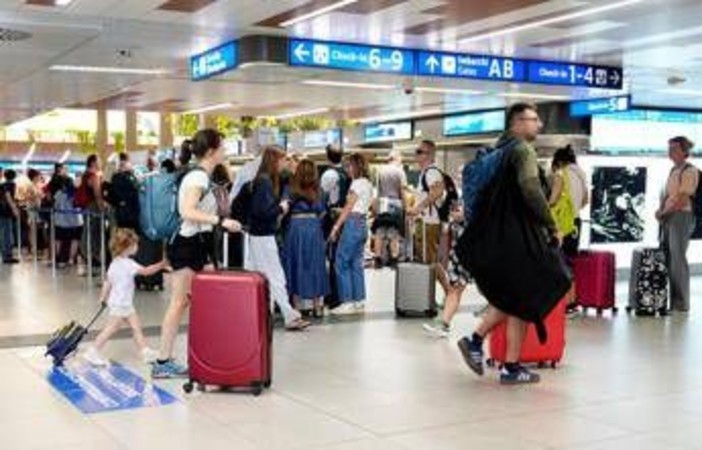 Spagna, oggi in Gazzetta il decreto sui controlli per chi arriva dall’Italia: dureranno fino al 7 settembre