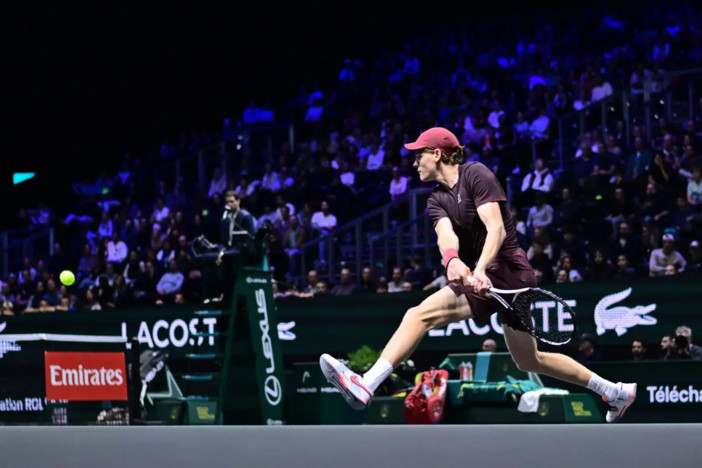 Sinner piega Shelton e vola in semifinale a Parigi indoor