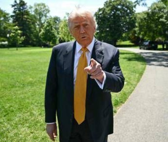 Iran-Usa, Trump frena: "Accordo vicino ma non c'è fretta"