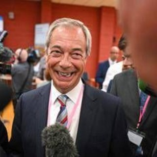 Gb, alle amministrative trionfa la destra di Farage: 'notte difficile' per i Tory