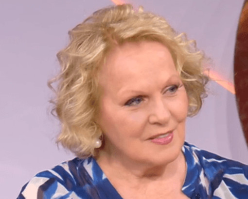 Katia Ricciarelli ricorda Pippo Baudo: "Tra noi non ha funzionato perché c'erano silenzi infiniti"