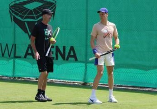 Sinner e il trionfo a Wimbledon: &quot;Ho vinto una scommessa con Cahill e ora..&quot;