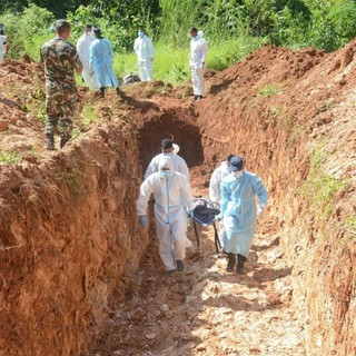 In Nepal si aggrava il bilancio delle vittime, oltre 1000 i morti