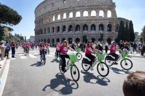 'Bicinrosa' torna a Roma, sport e prevenzione contro il cancro al seno 'Bicinrosa' torna a Roma, sport e prevenzione contro il cancro al seno