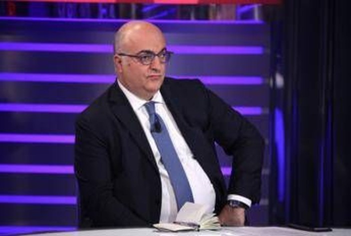 Sechi: "Angelucci mi ha licenziato nel momento in cui sono finito sotto scorta" Sechi: "Angelucci mi ha licenziato nel momento in cui sono finito sotto scorta"