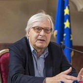 Sgarbi, condizioni stabili dopo tracheostomia: resta in terapia intensiva Sgarbi, condizioni stabili dopo tracheostomia: resta in terapia intensiva