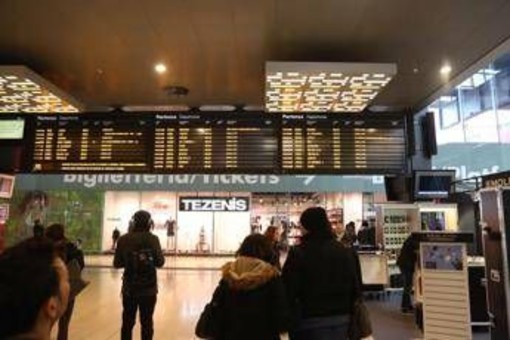 Sciopero oggi, venerdì 2 ottobre: treni, scuola e sanità a rischio. Il calendario delle proteste