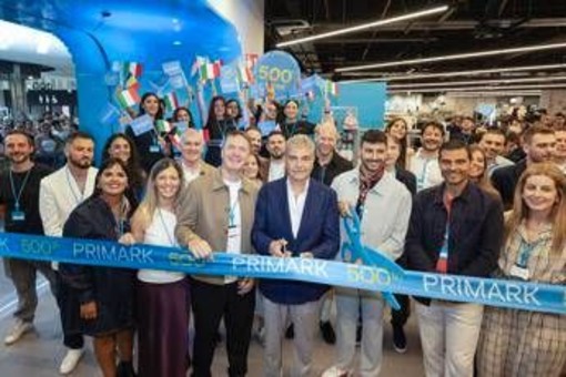 Primark, inaugurato a Pompei 500° negozio: investiti 8 mln di euro e creati 150 nuovi posti di lavoro Primark, inaugurato a Pompei 500° negozio: investiti 8 mln di euro e creati 150 nuovi posti di lavoro