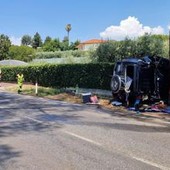 Auto finisce contro un albero a Cisterna di Latina: due morti Auto finisce contro un albero a Cisterna di Latina: due morti
