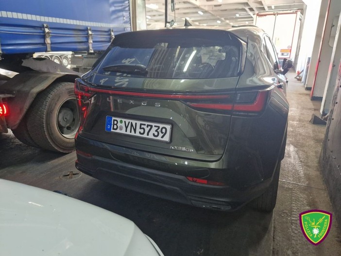 Auto clonate per il mercato nero in Tunisia, sequestri a Palermo