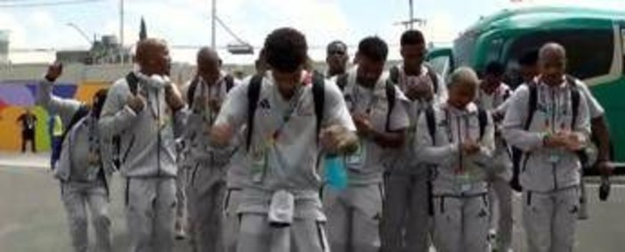 Sudafrica, arrivo show ai Mondiali: canti e balli prima del Messico Sudafrica, arrivo show ai Mondiali: canti e balli prima del Messico
