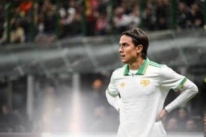 Milan-Roma 1-0, Dybala tira rigore e si fa male. Cos'è successo Milan-Roma 1-0, Dybala tira rigore e si fa male. Cos'è successo