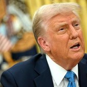 Usa, Trump parla a nazione: messaggio su brogli elettorali e attesa per 'grande annuncio' Usa, Trump parla a nazione: messaggio su brogli elettorali e attesa per 'grande annuncio'
