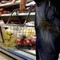 Il dilemma: insalata e affettati freschi o in busta? Guida pratica per pasti express e i rischi da evitare