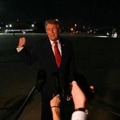 Trump: "Correre nel 2028? Mi piacerebbe ma legge è molto ferrea"