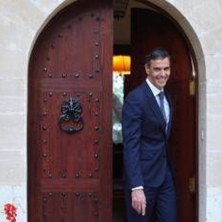 Pedro Sanchez persona dell'anno 2025 per l'Espresso