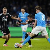 Il Napoli sbatte contro l’Eintracht, 0-0 al “Maradona” Il Napoli sbatte contro l’Eintracht, 0-0 al “Maradona”