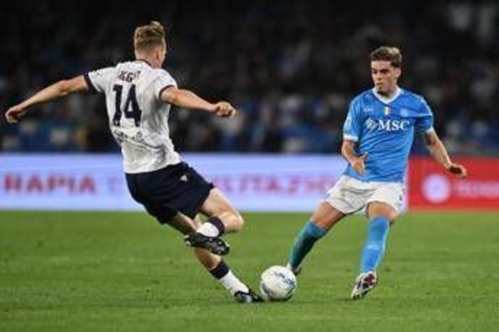 Serie A, Napoli-Bologna, annullato il gol al 6' del rossoblu Theate - Cosa è successo Serie A, Napoli-Bologna, annullato il gol al 6' del rossoblu Theate - Cosa è successo