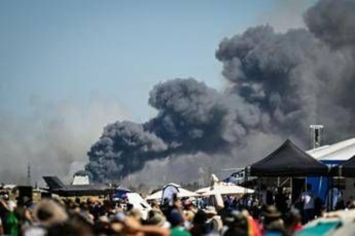 Atene, aereo militare precipita poco dopo decollo durante air show Atene, aereo militare precipita poco dopo decollo durante air show
