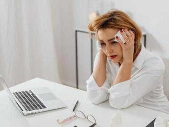 Tumore al seno: vampate per 70% donne con cancro al seno, esperti: "Un aiuto da terapia orale" Tumore al seno: vampate per 70% donne con cancro al seno, esperti: "Un aiuto da terapia orale"