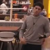 Al Grande Fratello Vip c'è un topo che si aggira tra i concorrenti
