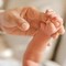 Bimba di 10 mesi muore in auto negli Stati Uniti: dimenticata per 8 ore dalla nonna che era andata a lavoro Bimba di 10 mesi muore in auto negli Stati Uniti: dimenticata per 8 ore dalla nonna che era andata a lavoro