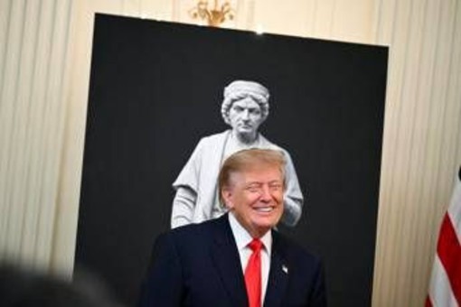Trump festeggia Colombo alla Casa Bianca, caccia al voto degli italoamericani