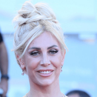 Chi è Paola Caruso, la showgirl ospite oggi a Verissimo: la lotta del figlio Michele