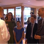 Sinner, il Re di Wimbledon incontra la Royal Family: "Giocate a tennis?" Sinner, il Re di Wimbledon incontra la Royal Family: "Giocate a tennis?"