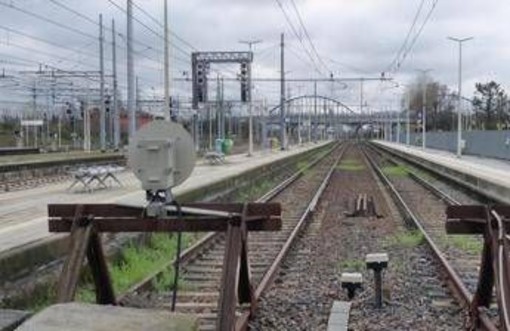 Firenze, muore investito da un treno: ritardi fino a due ore Firenze, muore investito da un treno: ritardi fino a due ore