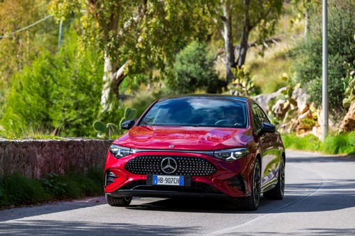 Mercedes-Benz CLA, l’elettrica che ridefinisce l’intelligenza su quattro ruote Mercedes-Benz CLA, l’elettrica che ridefinisce l’intelligenza su quattro ruote