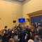 Convegno remigrazione alla Camera, opposizioni occupano sala stampa e cantano Bella Ciao