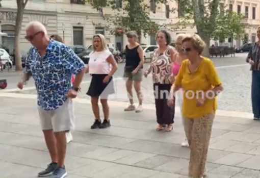 "Portateci a Ballando": l’appello di Pasquale ed Elisa, i ballerini virali di Roma "Portateci a Ballando": l’appello di Pasquale ed Elisa, i ballerini virali di Roma