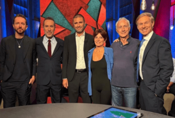Alessandro Di Battista, il post dopo il ritorno in tv: "Per me è una piccola grande conquista di questi tempi" Alessandro Di Battista, il post dopo il ritorno in tv: "Per me è una piccola grande conquista di questi tempi"