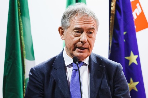 Urso “Sui dazi l’Ue prosegua negoziati con gli Usa chiedendo chiarezza”