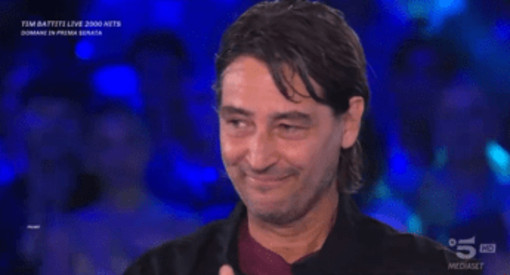 Simone Annicchiarico squalificato dal Gf Vip, le scuse in diretta: "Mi sono sentito tradito da me stesso" Simone Annicchiarico squalificato dal Gf Vip, le scuse in diretta: "Mi sono sentito tradito da me stesso"