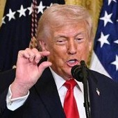 Iran, Trump manda i Marines: "Le petroliere superino Hormuz". Italia smentisce dialogo con Teheran Iran, Trump manda i Marines: "Le petroliere superino Hormuz". Italia smentisce dialogo con Teheran