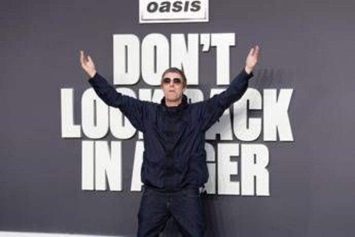 Oasis a Roma, Liam Gallagher scatenato sui social: le risposte (surreali) ai fan Oasis a Roma, Liam Gallagher scatenato sui social: le risposte (surreali) ai fan